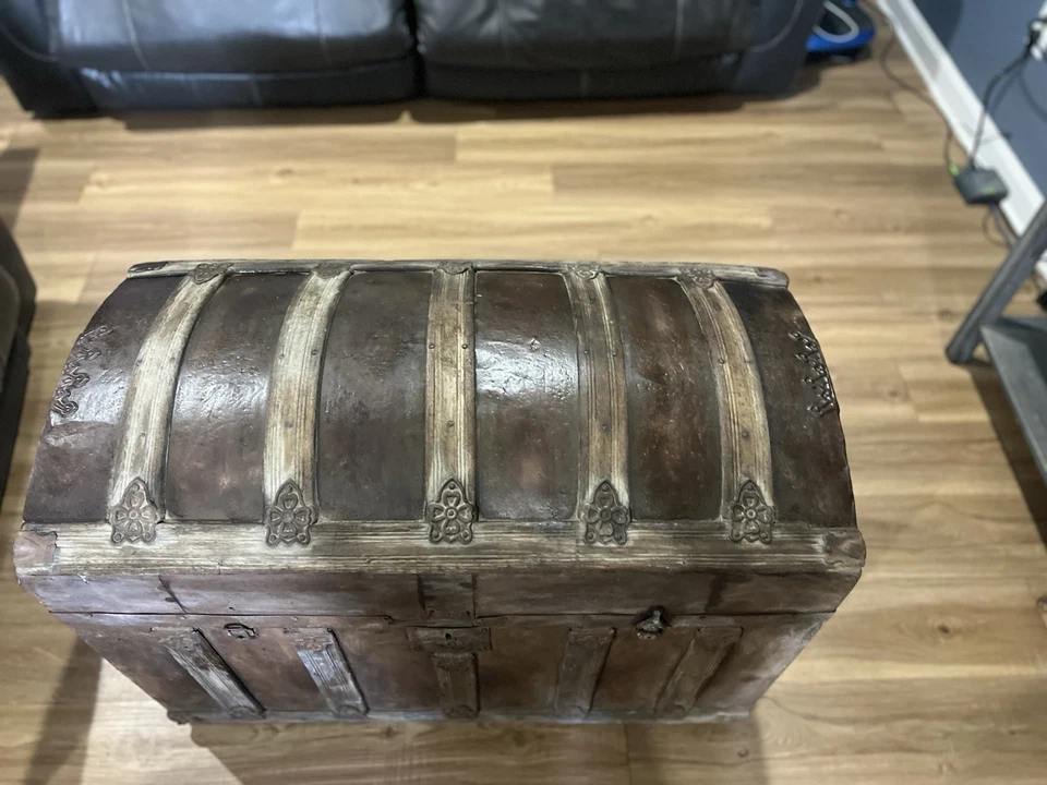 Vintage STEAMER TRUNK wood storage chest camelback humpback antique victorian - Image 2 of 4