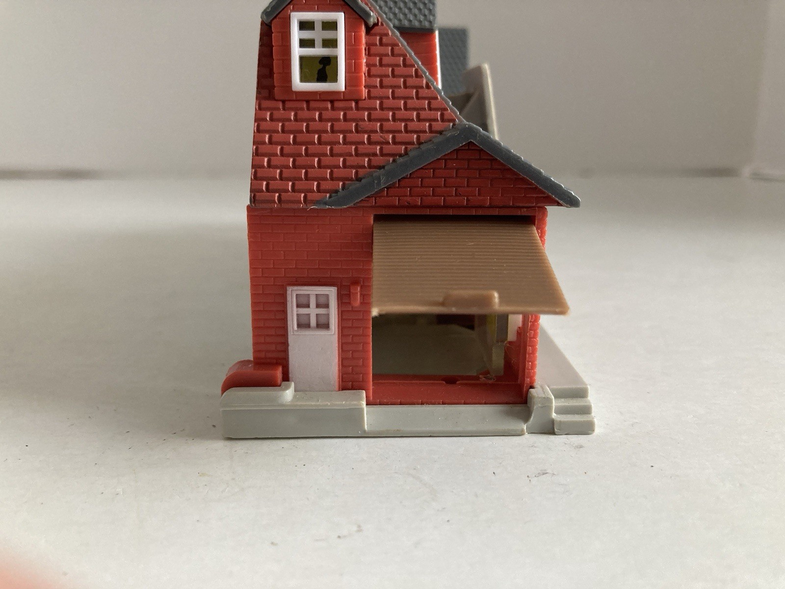 Vintage 1999 Lewis Galoob Central Station (Light Doesn't Work)