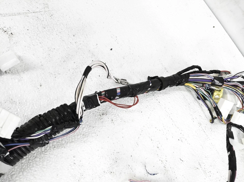 Arnés de cables para instrumentos Toyota Sienna 2017 82141-08F91 *Falta enchufe* Foto 3 de 4