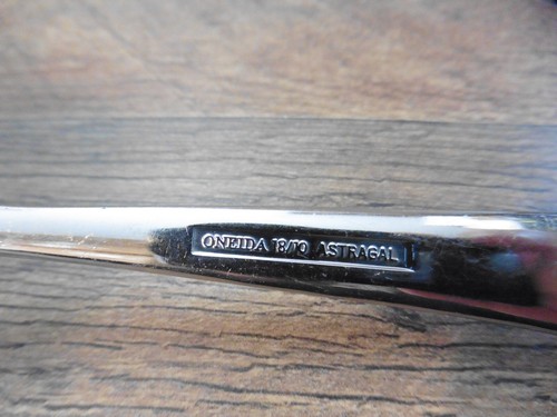 Oneida GOLDEN ASTRAGAL Stainless Steel Flatware Choice Golden Accent - Picture 8 of 23