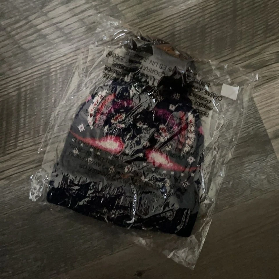 Vera Bradley NUEVO CON ETIQUETAS Pintado Paisley Acogedor Sombrero con Pom Pom Foto 2 de 3