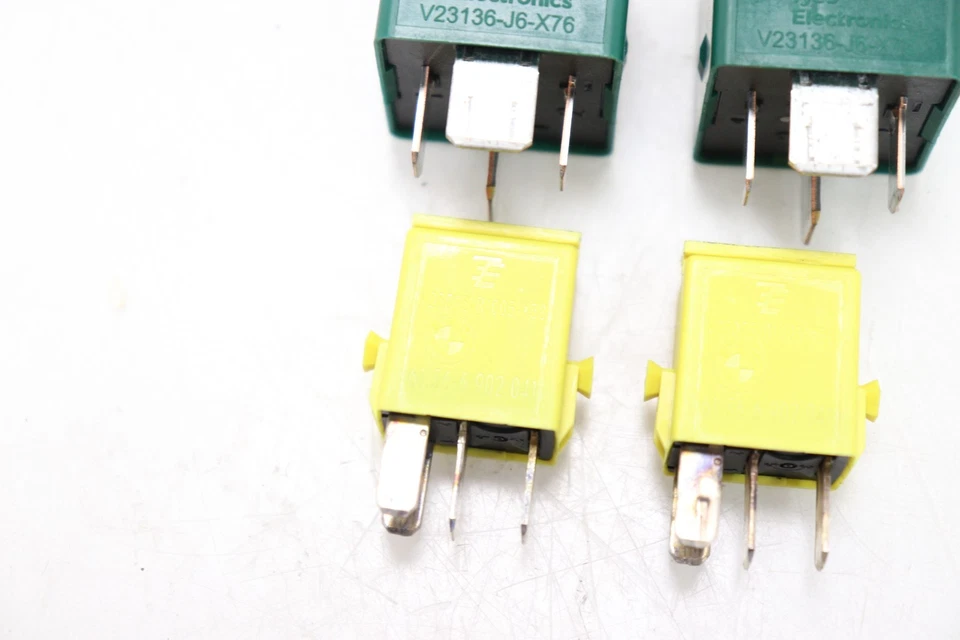 2018 BMW S1000R OEM FUSE RELAY ASSEMBLY FUSE BOX SET KIT GREEN YELLOW 4 PIN - Image 4 of 4