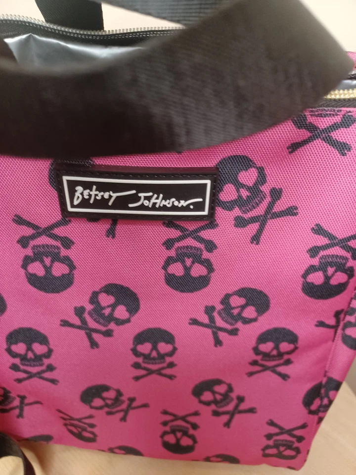 Betsey Johnson Skull & Cross Bones Insulated Lunch Bag Crossbody Pink & Black - Image 2 of 4