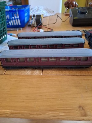 Hornby R448 BR Gresley Brake Corridor Coach E10076E X3