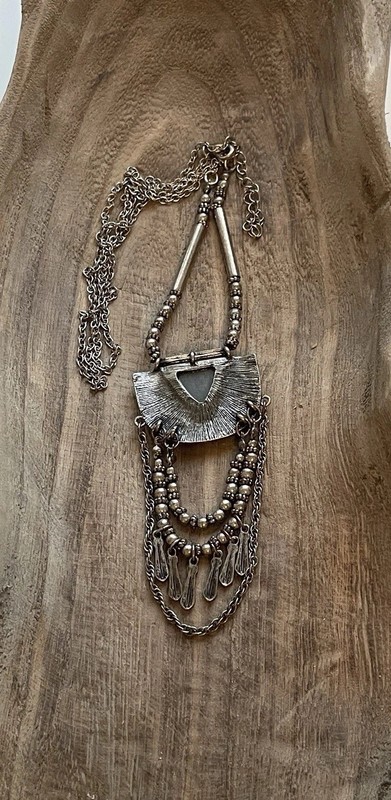 Unbranded Silver-tone Fringe Pendant Necklace Modernist Boho Long Layer 36”