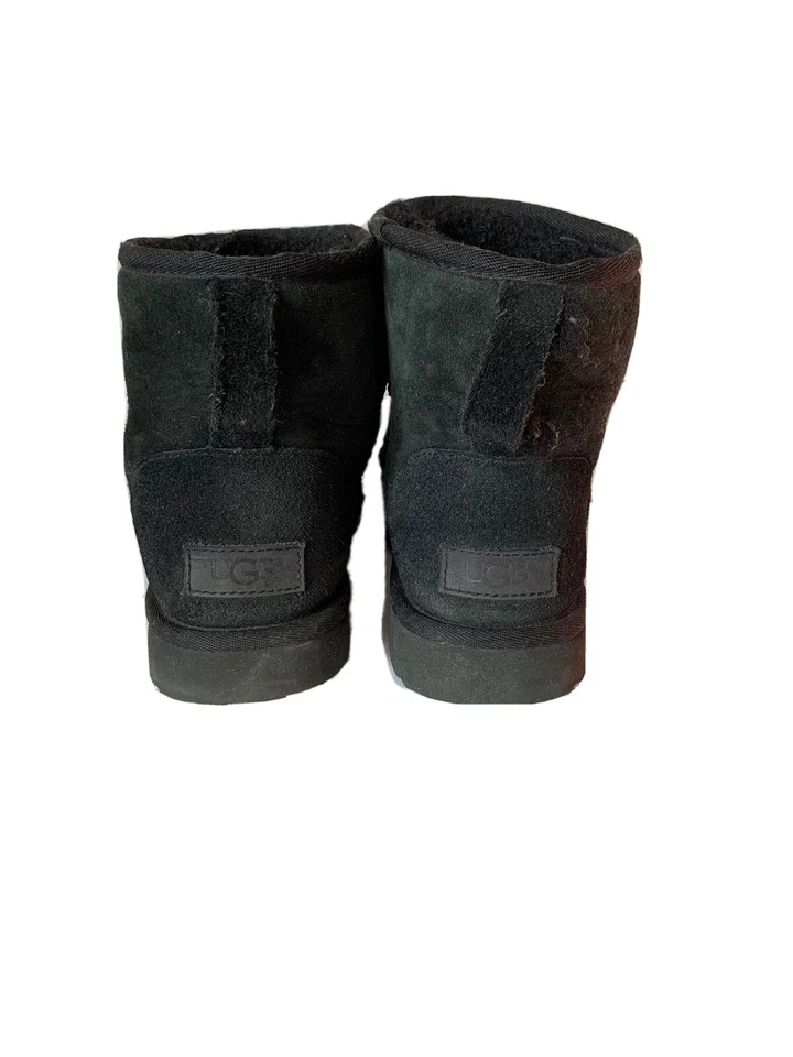 UGG Classic Mini II Frauen Stiefel - Schwarz, EU 38, Foto 4 von 5