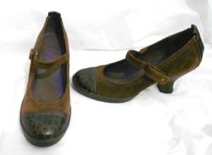 indigo by clarks pumps