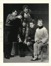 1985 Press Photo Theatre Director Moni Yakim Gives Instructions to Cast Members