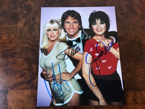 THREE'S COMPANY CAST SIGNED 8X10 PHOTO - RITTER, SOMERS , DEWITT w/COA - Picture 2 of 3