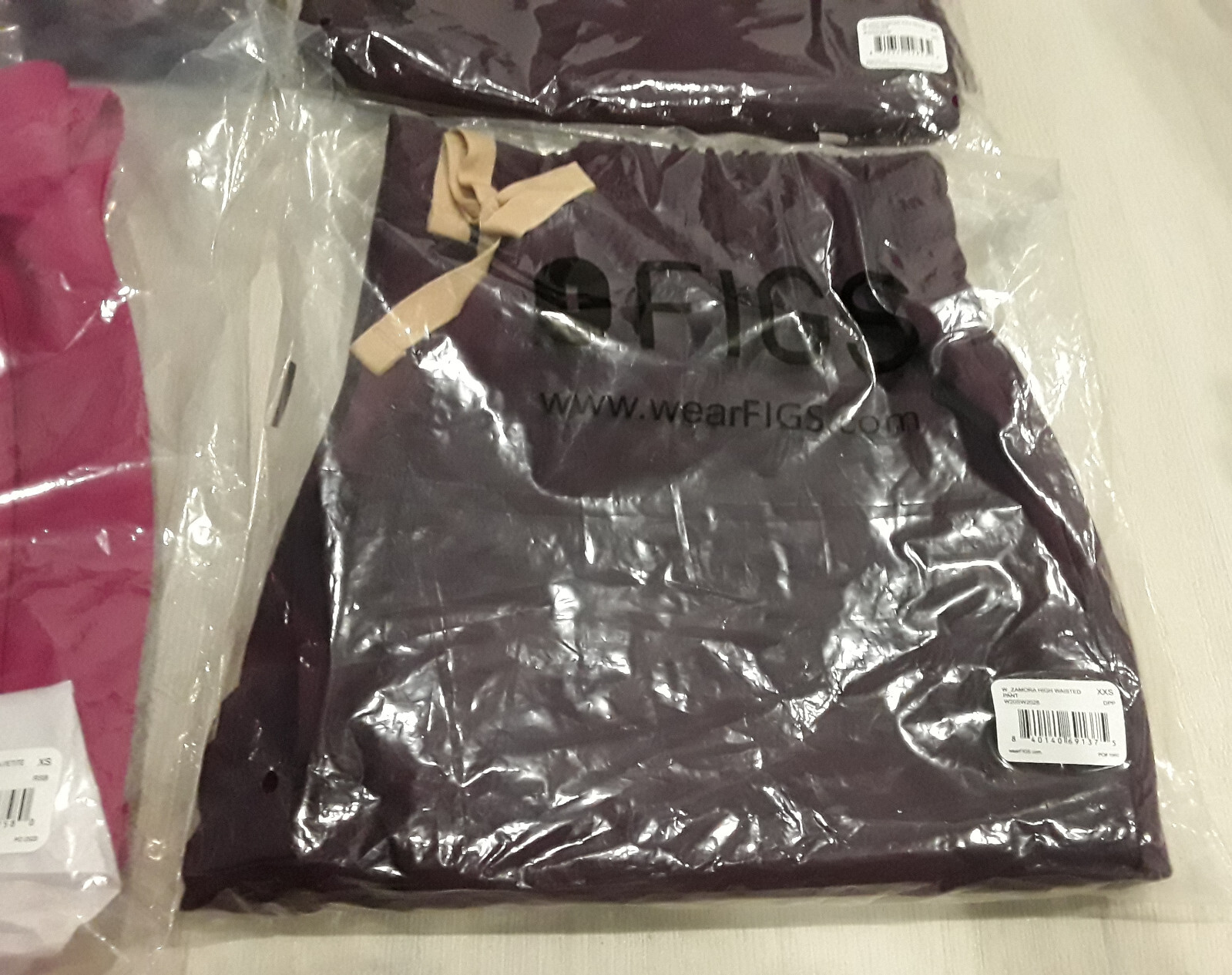 WOMEN'S FIGS (4) ITEM LOT (2) HW Yola Petite Pants, (1) HW Zamora