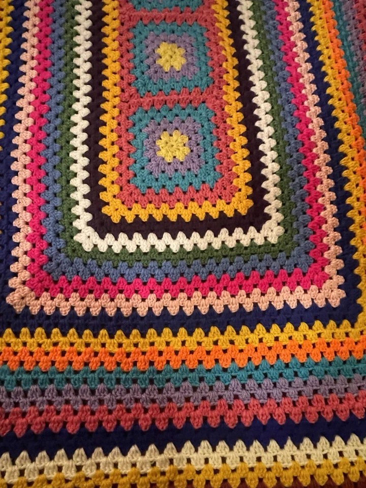 Wunderschöne Deko Häkeldecke/Plaid, Handarbeit, bunt, ca 130 x 100 cm - Bild 3 von 4