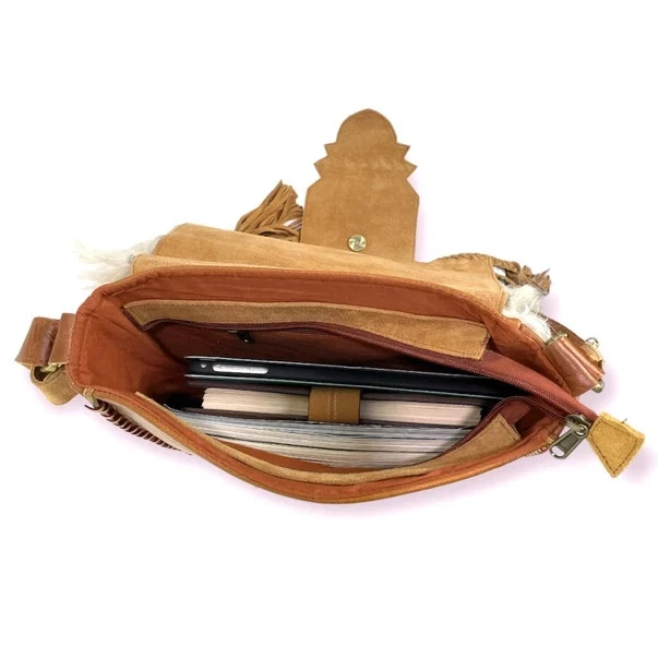 Exklusive handgefertigte Ledertasche mit Schaffell und Fransen – Schultertasche - Bild 2 von 4