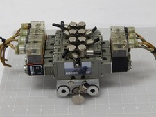 LOT OF 4 BOSCH 0820022602 SOLENOID VALVES W/ MANIFOLD T85710