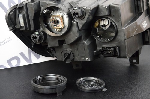 Perfect! 2019-2025 Mercedes Sprinter Halogen Headlight Left Right Set OEM - Picture 16 of 23
