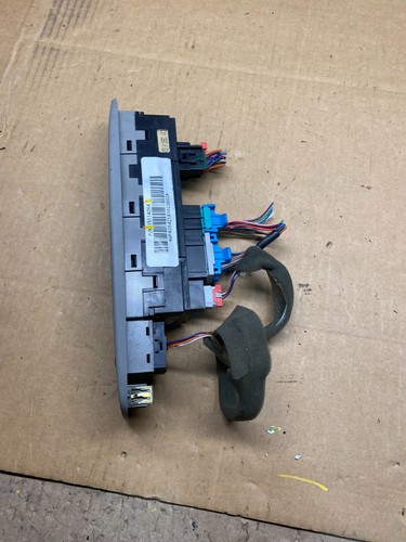 2002 - 2005 GMC Envoy Master Power Door Lock Window Switch N2821 DG - Picture 2 of 8