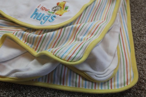 Just One You Carter's I Love Hugs Giraffe Frog White Yellow Striped Blanket RARE - Picture 6 of 6
