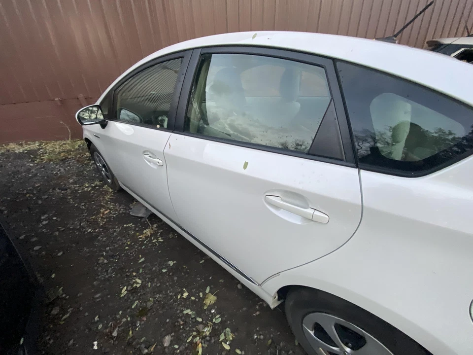 Used Rear Left Door Assembly Rear Side fits: 2012 Toyota Prius electric windows Foto 4 de 4
