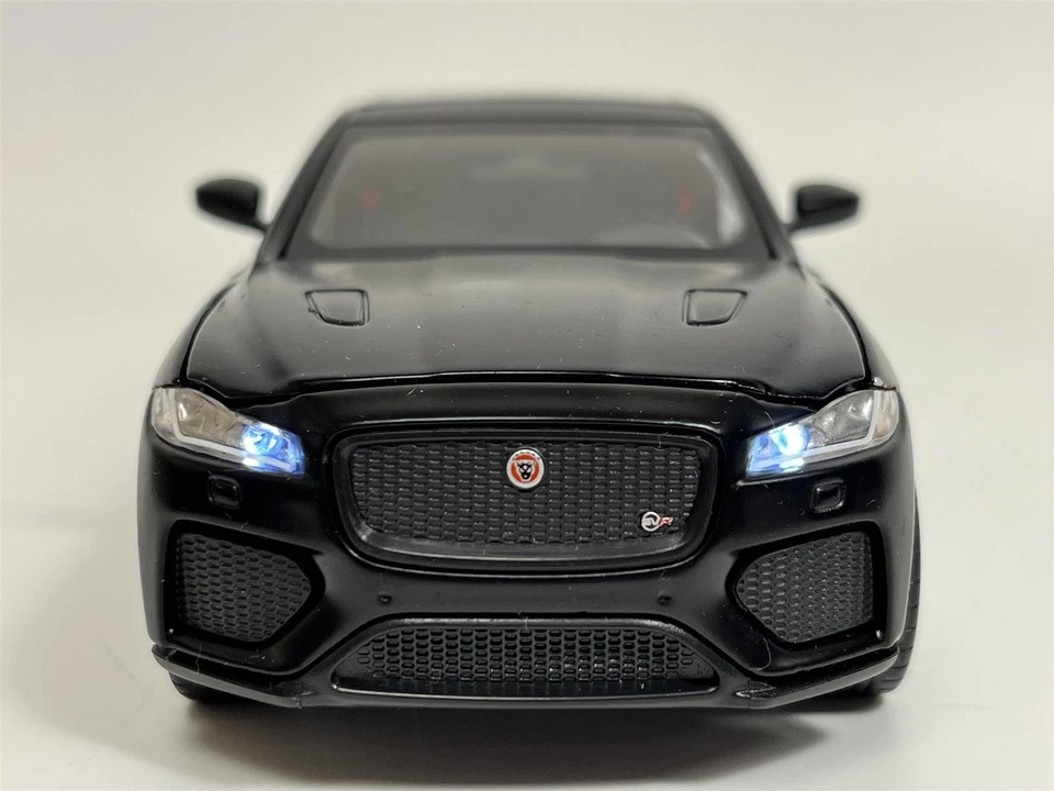 Jaguar F Pace Black LHD Light and Sound 1:32 Scale Tayumo 32110018 - Image 2 of 4