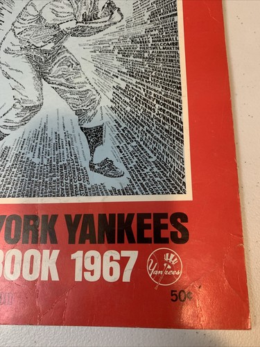 1967 NEW YORK YANKEES: Official Revised Yearbook: Mantle, Pepitone, Whitey Ford - 第 6/12 張圖片