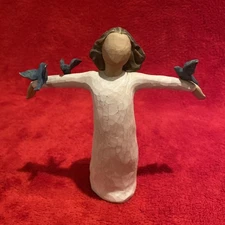 WILLOW TREE ANGEL HAPPINESS W/ BIRDS 2004 Demdaco Susan Lordi 5.25” Figurine