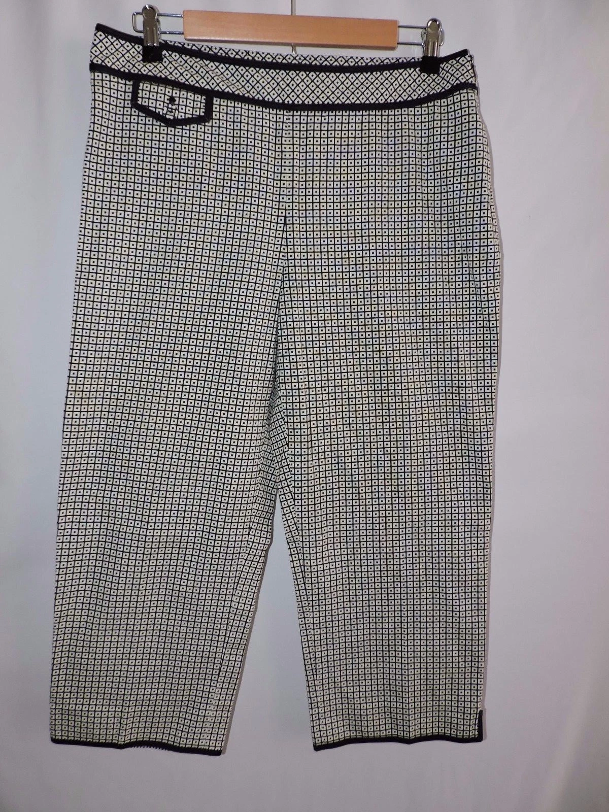 Talbots Pants Black White Geometric Stretch Capris Flat Front Cruise Stretch 8
