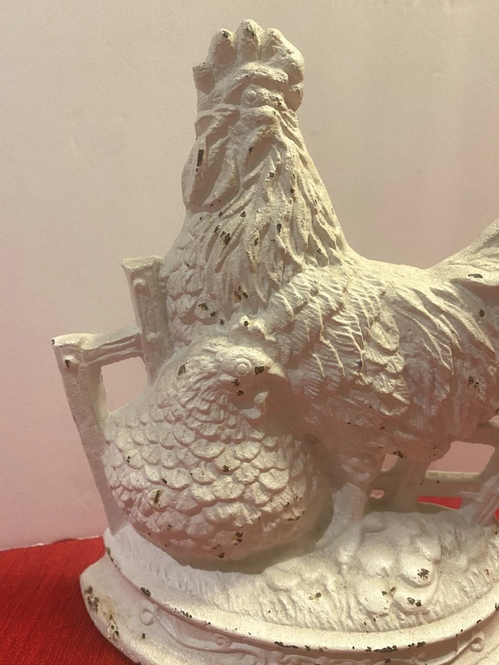 Tope de puerta de gallo de pollo rústico blanco de granja de hierro fundido vintage Foto 3 de 3