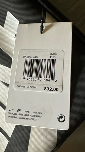 Nike Hard Shell Lunchbox Black SilverSwoosh NWT - Bild 2 von 6