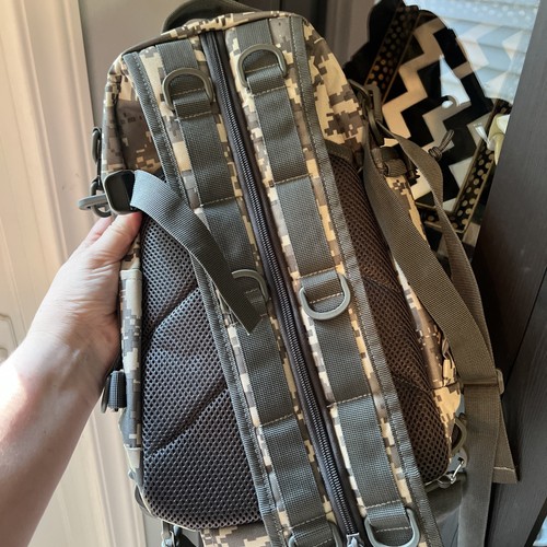 NEW Ghosthorn Fishing Backpack Tackle Sling Bag W/ Rod Holder Digital Camo - Picture 8 of 8