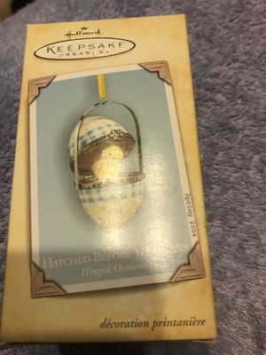 Hatched Before Your Eyes Hallmark Keepsake Hinged 2004 Ornament Yellow Chick Egg