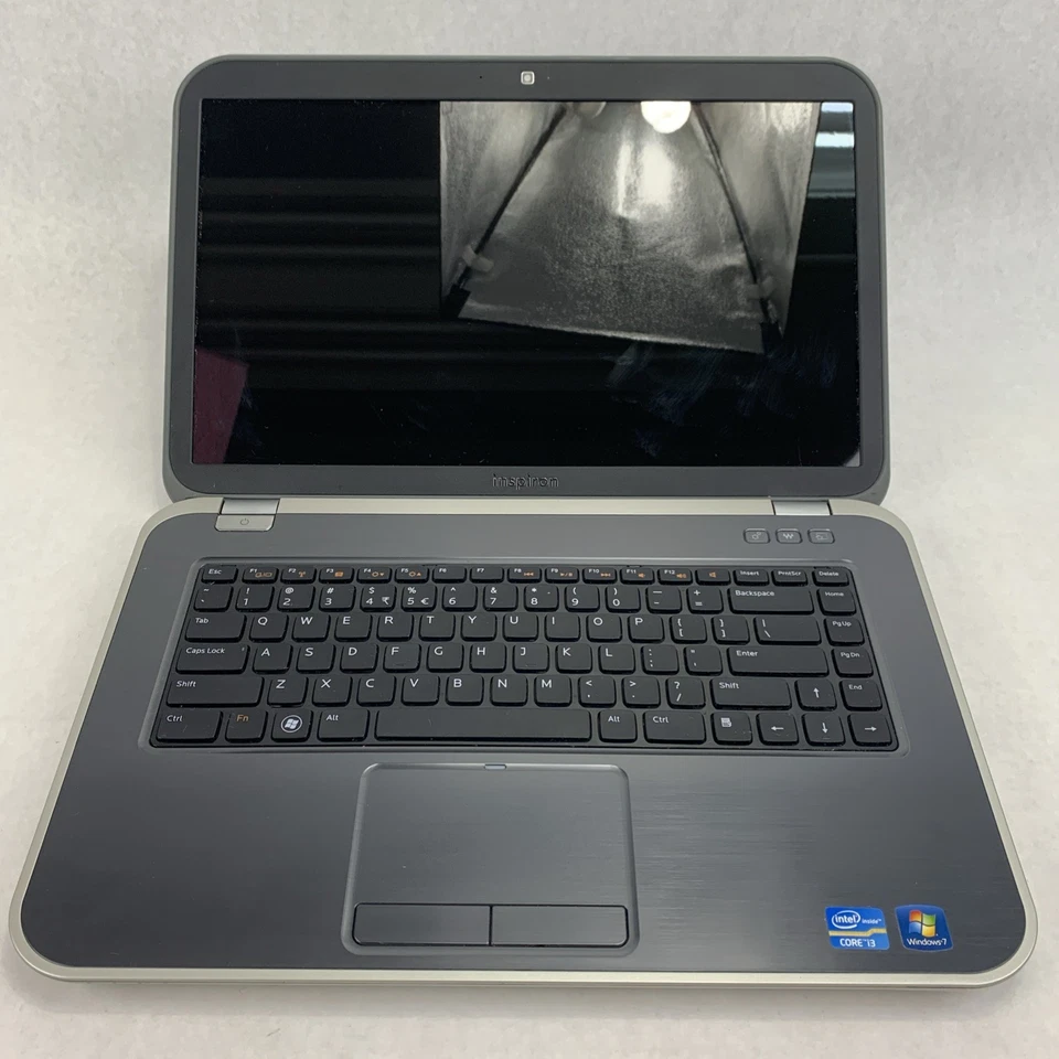 Dell Inspiron 5520 Intel Core i3-2370M 2,40 GHz 6 GB RAM 15,6" sin disco duro sin sistema operativo Foto 3 de 4