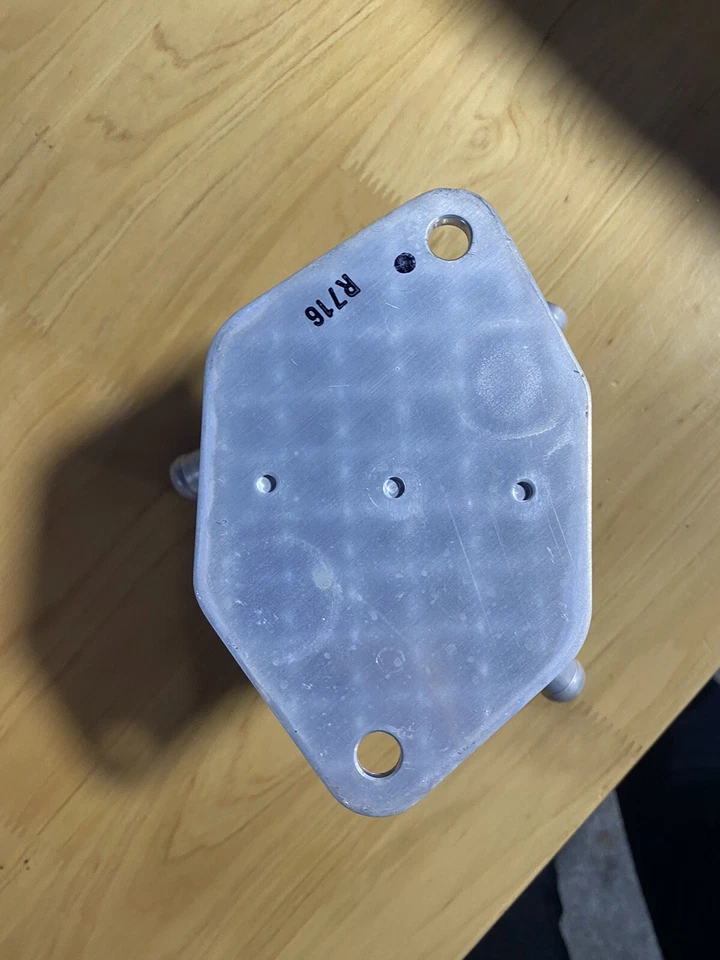 Enfriador de aceite de transmisión OEM 33493-78020 para Toyota RAV4 2013-2018 2,0 L 6ZR-FE Foto 2 de 4