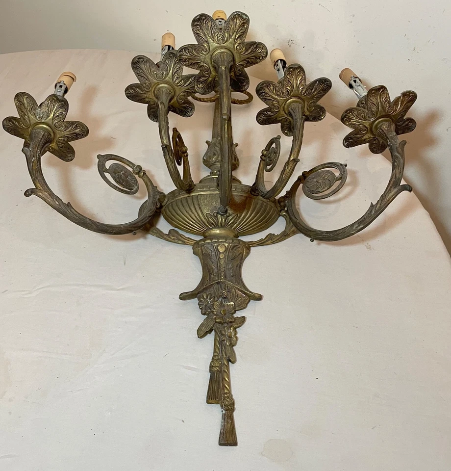 LARGE antique ornate Spanish style gilded bronze brass wall sconce fixture light - Image 4 of 4