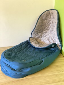 egg pram cosy toes