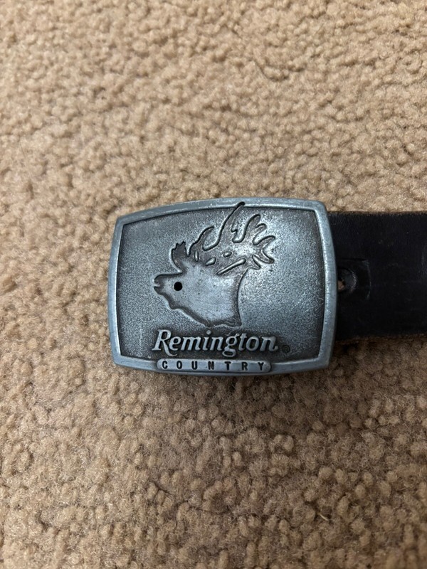 Mens Leather Black Belt With Remington Belt Buckle Size 38.5