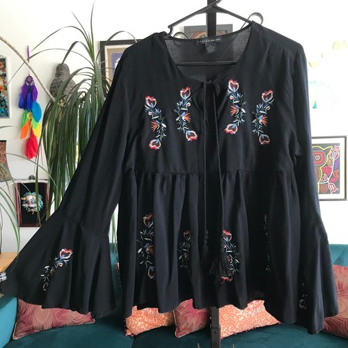 GRACE ELEMENTS size XL Black Boho Floral Embroidered Tasseled Peasant Top