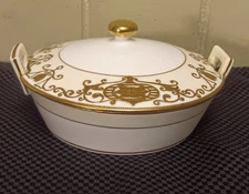 NORITAKE #175 CHRISTMAS BALL 6X2.5 SMALL COVERED DISH OR BUTTER TUB HANDPAINTED 