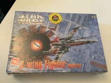 Image of AMT 8932 Star Wars X-Wing Fighter Snapfast Plastic Model Kit