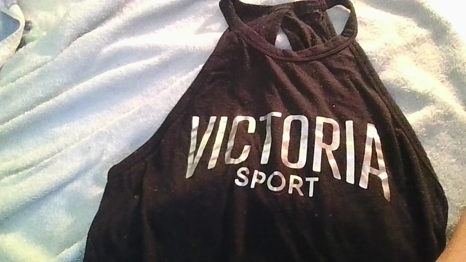 Camiseta sin mangas Victoria's Secret Sport S negra con logotipo reflectante espalda dividida etiqueta eliminada Foto 2 de 4