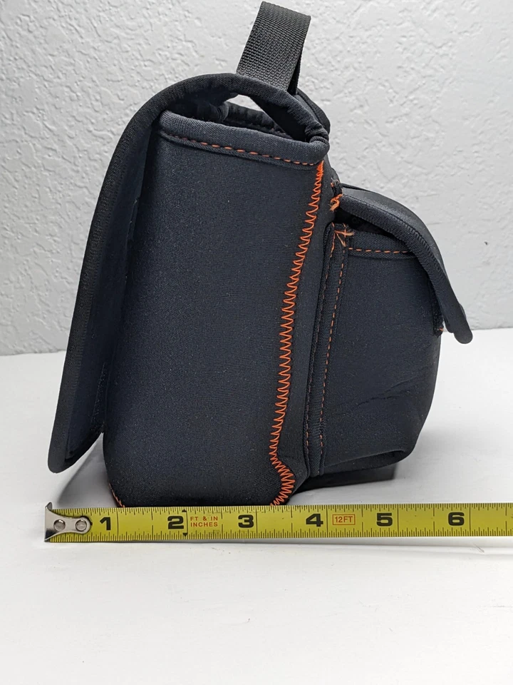 Bolsa mediana de neopreno KEH Premium para cámara con 2 bolsillos, asa - Soporta 6 x 3 x 6" H Foto 3 de 4