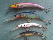 Lot of 4 crankbait stickbait lures ( Reef Runner, Matzuo ) 