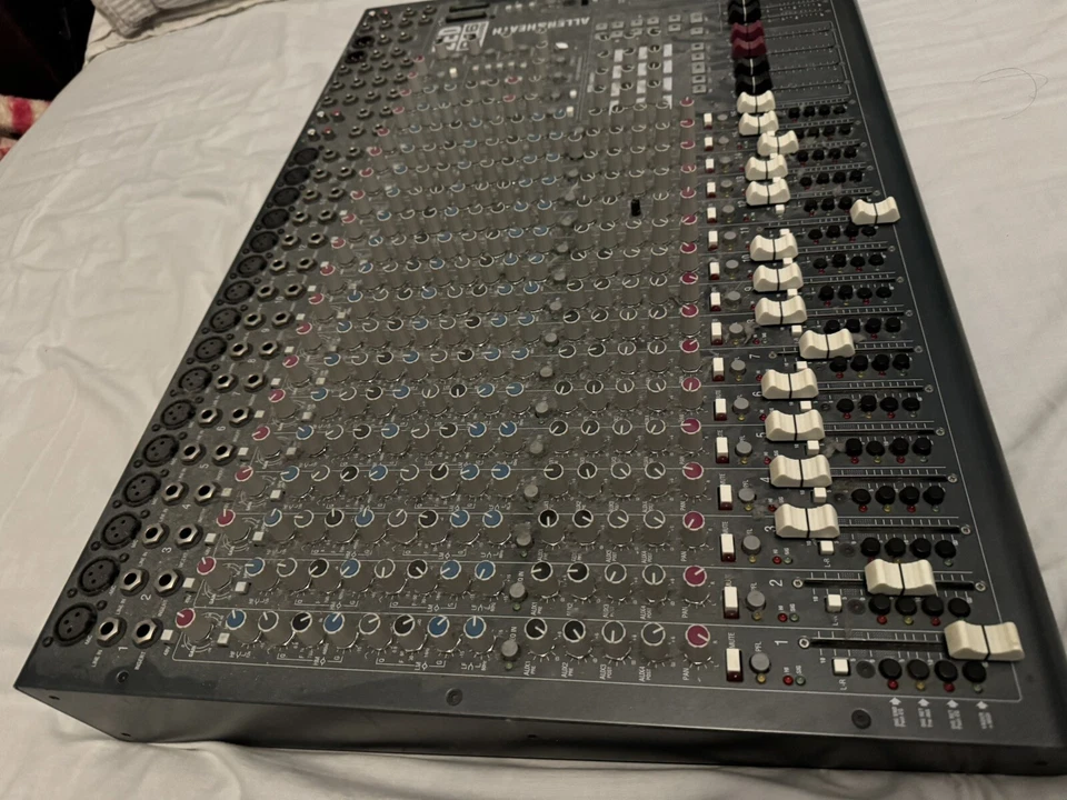 Allen & Heath ZED-R16 Firewire DIGITAL ANALOG INTERFACE MIXING DESK - Image 2 of 4