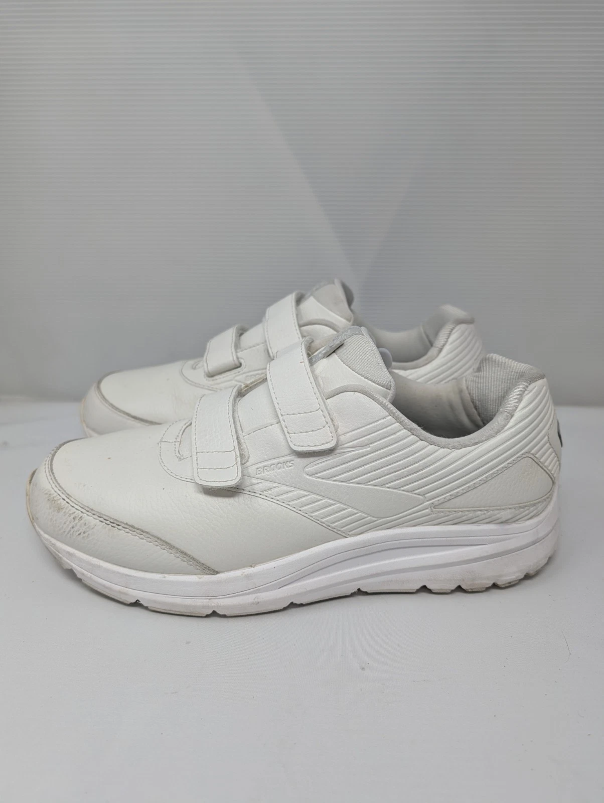 Brooks Addiction Running VStrap Sneakers White Leather Womens 11.5 Extra Wide2E