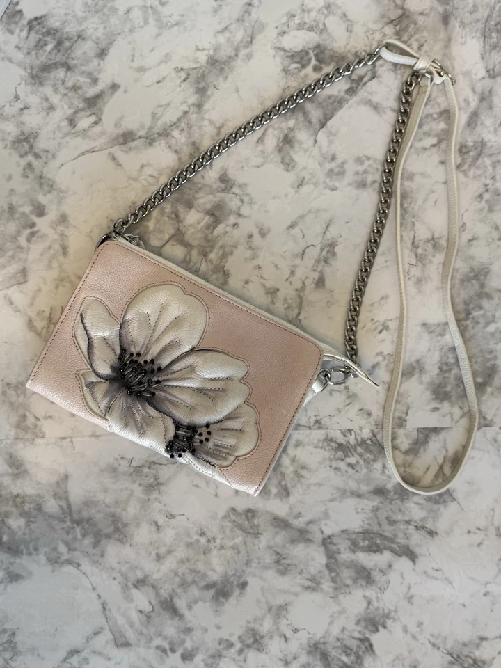 Brighton A TOUCH OF BLUSH 粉色花卉卵石皮革链条斜挎包钱包