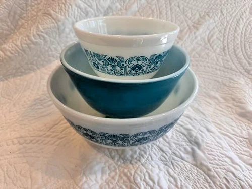 Vintage Pyrex Horizon Blue Nested Mixing Bowl Set (#s 401, 402, 403) PRISTINE!