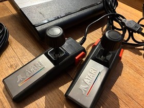 Atari 7800 Console TESTED Complete - Controllers, Adapter, RF cable, a 2600 game