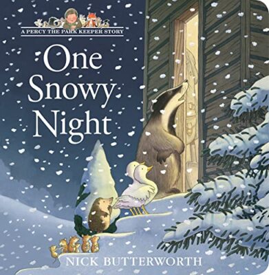 One Snowy Night: Board book edition of this much-loved, bestsell