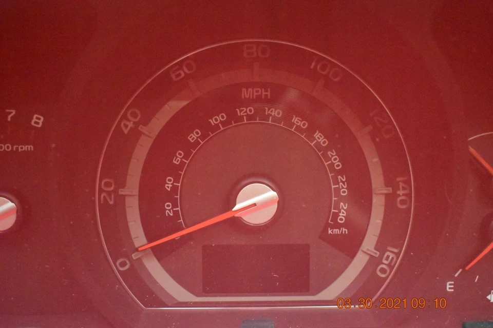 Cuadro de instrumentos velocímetro Kia Sportage 14 15 16 2014-2016 Foto 3 de 4