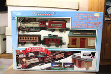 VTG Dickensville Express Christmas Tree Train from 1996 by New Bright Display