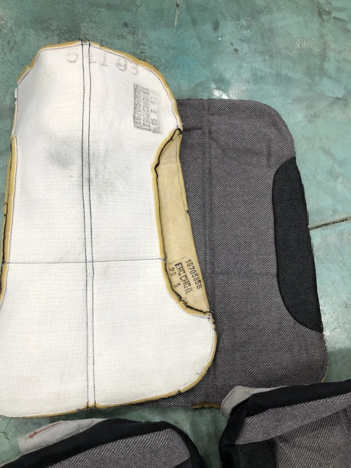 Cubiertas de asiento de tela negras/grises originales originales para Chevrolet Camaro 1993-2002 nuevas de lote original Foto 4 de 4