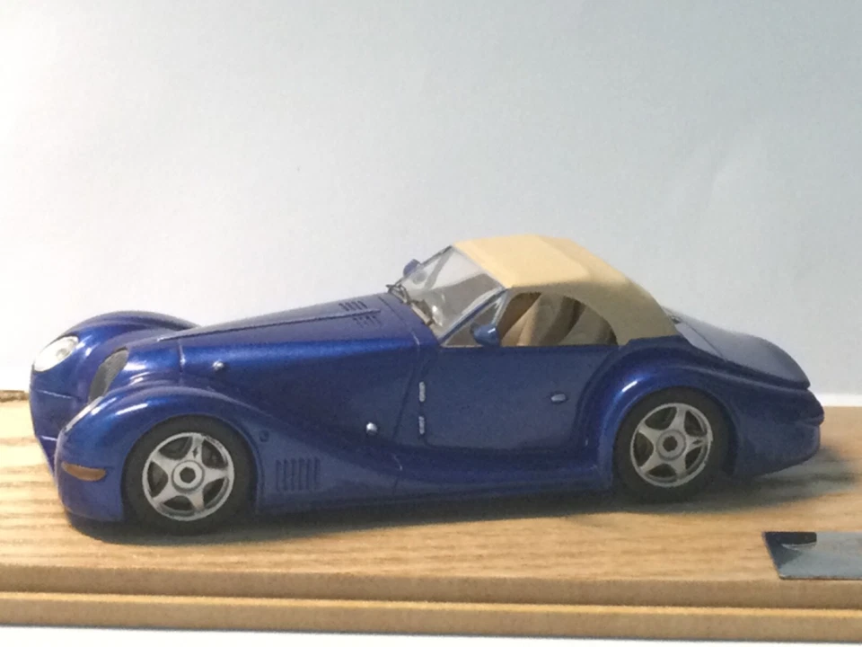 Spark 1:43 Morgan Aero 8 Closed Dark Blue Modell Nr: SPMN03 - Immagine 2 di 4